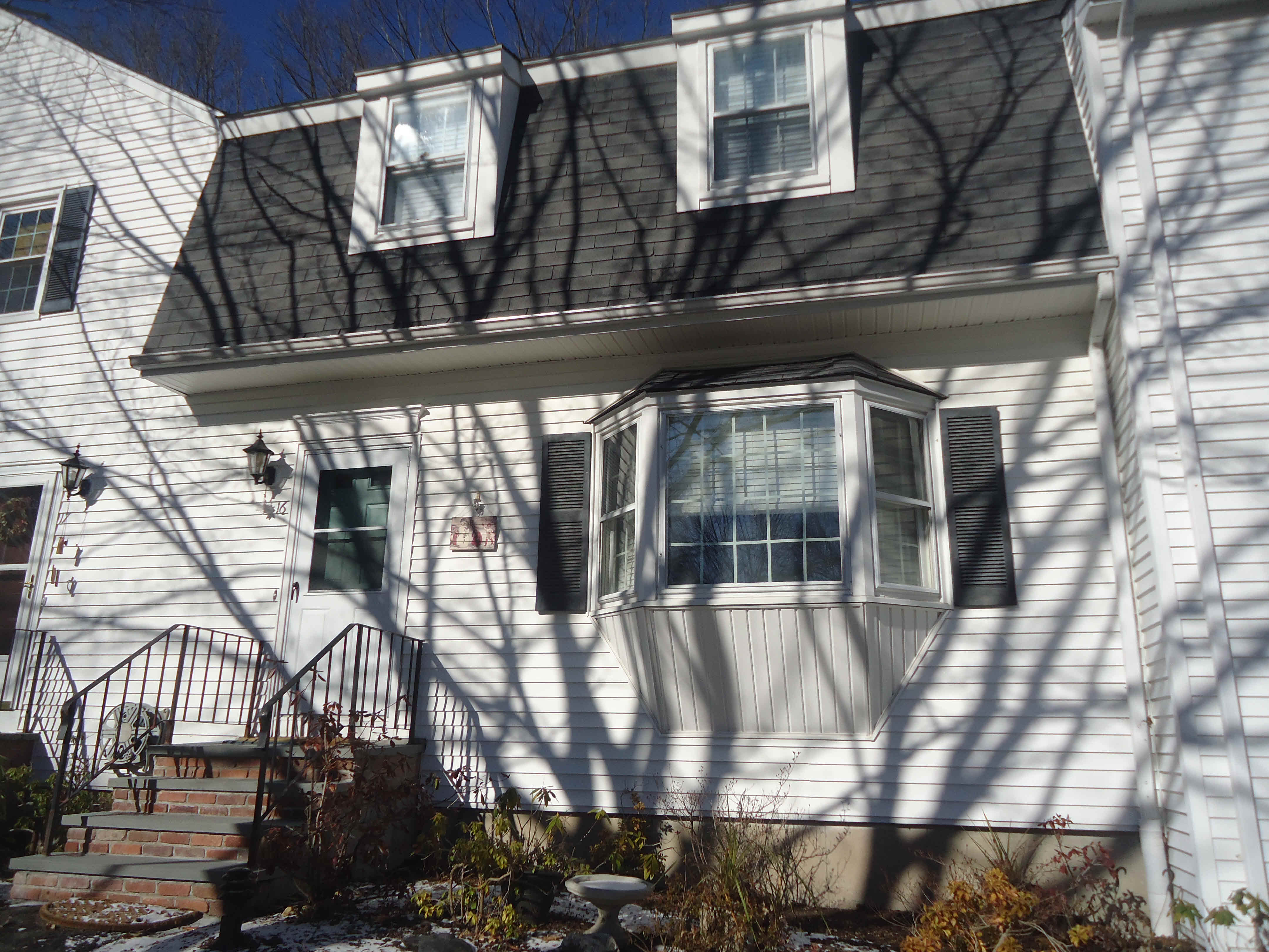 Building photograph for 16 BRIDGEWATER COMMON LN